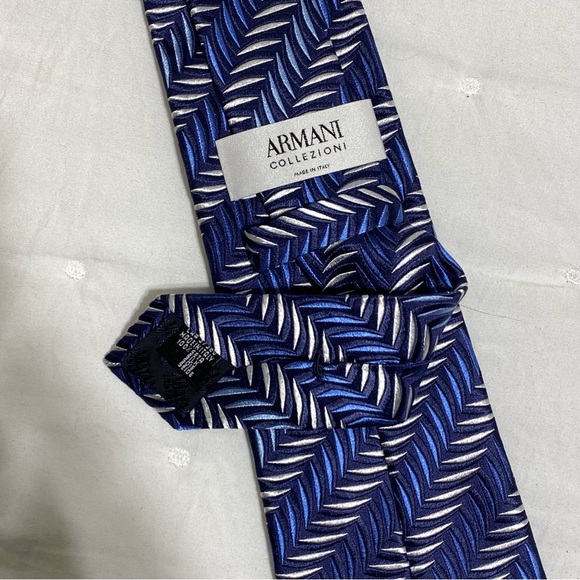 Armani Collezioni Tie (NWOT) - Picture 3 of 6
